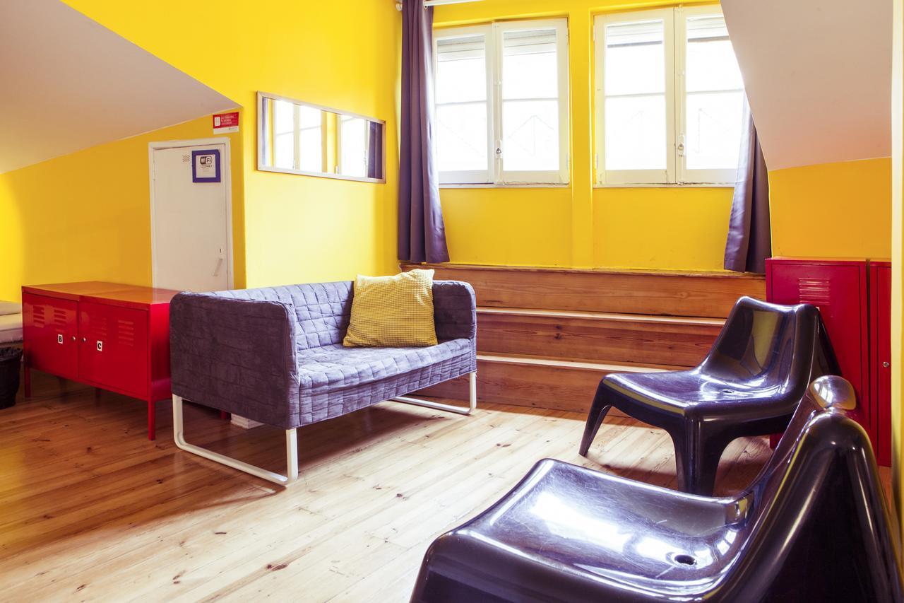 Single Bed in 10-Bed Dormitory Room